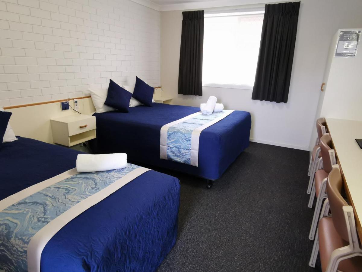 טוומבה Leichhardt Motor Inn מראה חיצוני תמונה