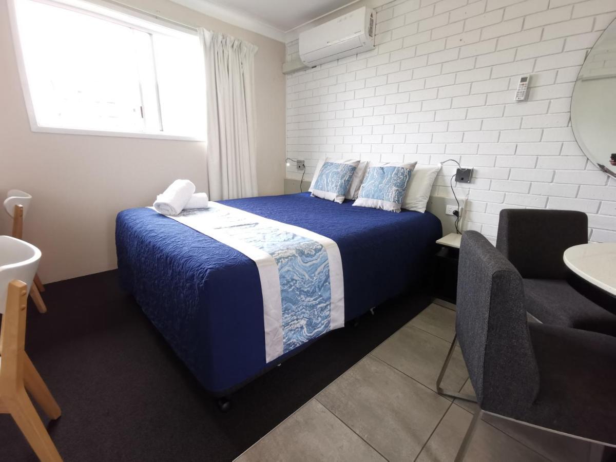 טוומבה Leichhardt Motor Inn מראה חיצוני תמונה