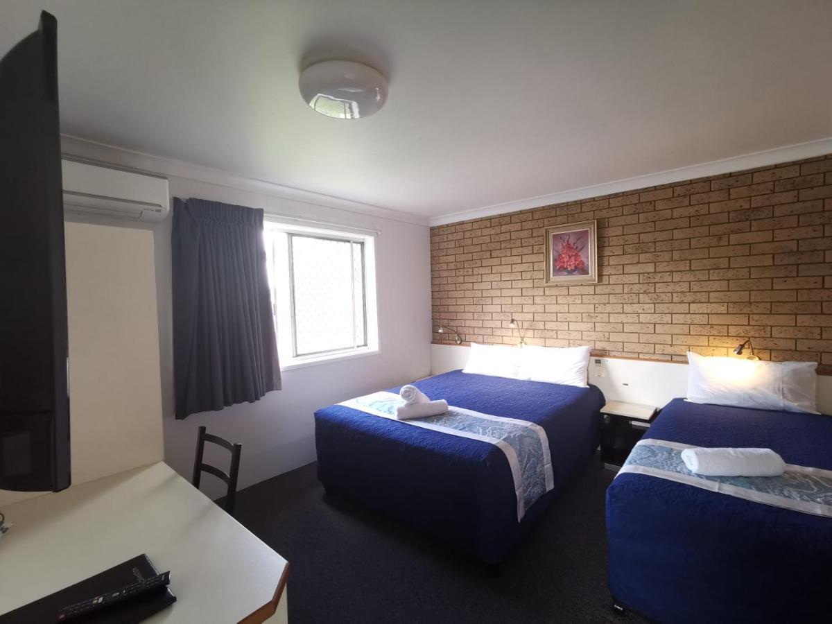 טוומבה Leichhardt Motor Inn מראה חיצוני תמונה