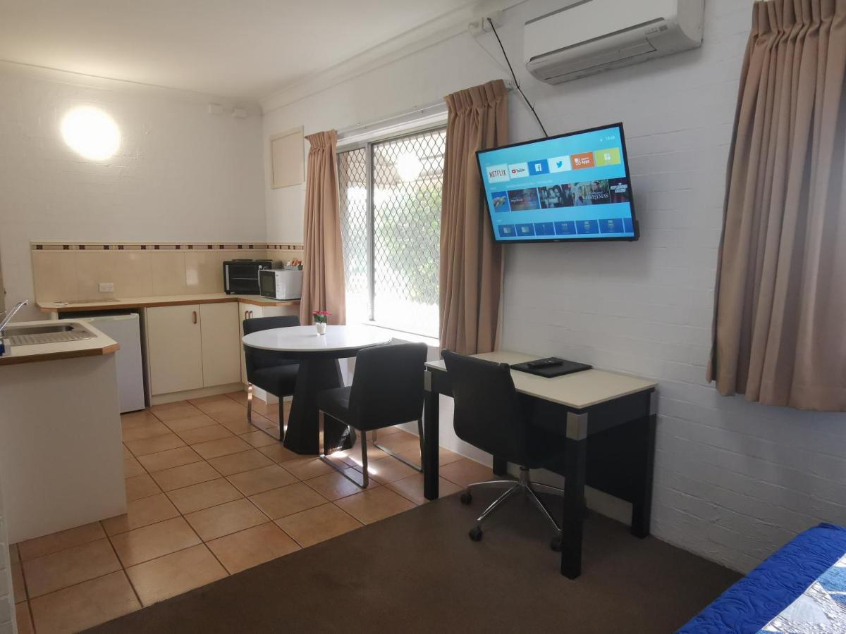 טוומבה Leichhardt Motor Inn מראה חיצוני תמונה