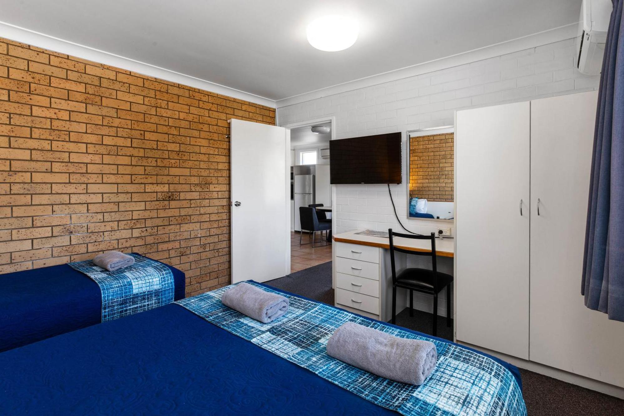 טוומבה Leichhardt Motor Inn מראה חיצוני תמונה